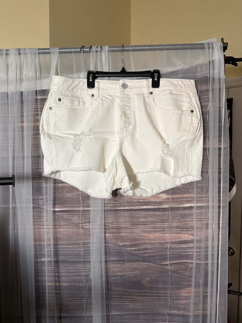 Torrid Denim First At Fit White High Rise Multi-Button Fly Distressed Shorts 16